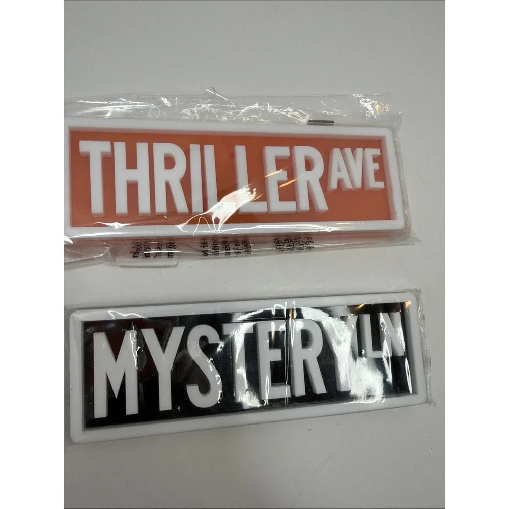 Think Plastic Plaque Thriller Ave & Mystery Ln, Bookshelf Signs Lot Of 2 - NEW